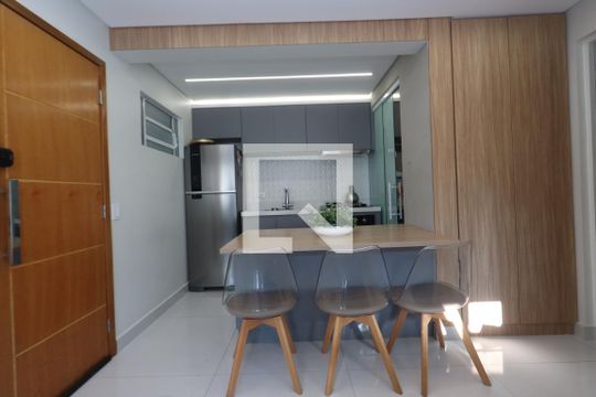 Sala de apartamento à venda com 2 quartos, 60m² em Jd S Teresinha, São Paulo