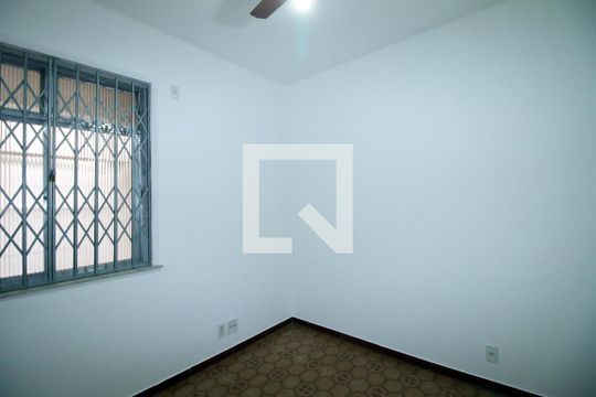 Quarto 1 de casa para alugar com 2 quartos, 77m² em Penha, Rio de Janeiro