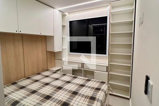 Quarto de apartamento para alugar com 2 quartos, 100m² em Butantã, São Paulo