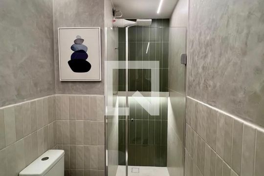 Banheiro de apartamento para alugar com 2 quartos, 100m² em Butantã, São Paulo