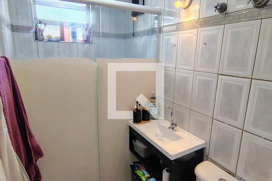 Banheiro de apartamento à venda com 3 quartos, 104m² em Vila Castelo, São Paulo