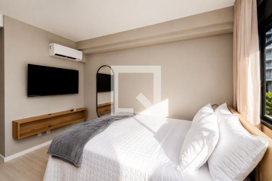 Quarto de kitnet/studio para alugar com 1 quarto, 24m² em Boa Vista, Porto Alegre