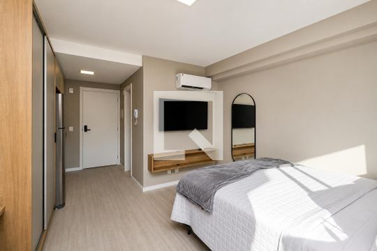 Quarto de kitnet/studio para alugar com 1 quarto, 24m² em Boa Vista, Porto Alegre