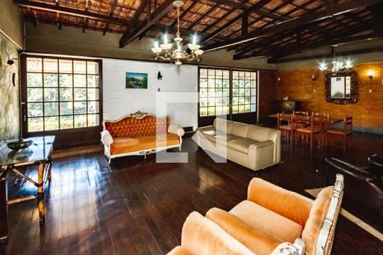 Casa à venda com 4 quartos, 650m² em Pampulha, Belo Horizonte
