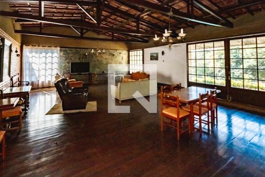 Casa à venda com 4 quartos, 650m² em Pampulha, Belo Horizonte