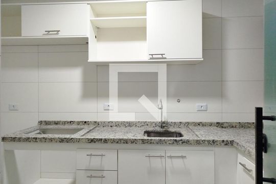 Cozinha e área de serviço de kitnet/studio à venda com 1 quarto, 30m² em Vila Santa Isabel, São Paulo