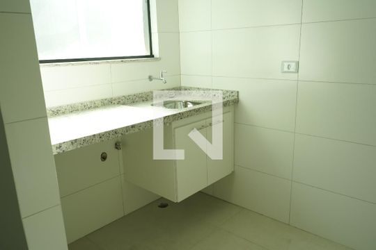 Cozinha e Área de Serviço de apartamento à venda com 2 quartos, 40m² em Vila Santa Isabel, São Paulo