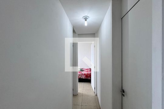 Corredor de apartamento para alugar com 2 quartos, 45m² em Vargem Grande, Rio de Janeiro