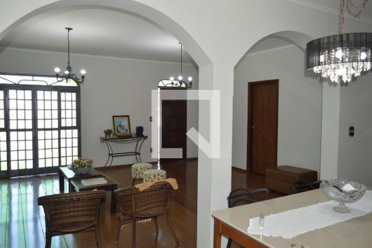 Casa para alugar com 4 quartos, 329m² em Ribeirânia, Ribeirão Preto