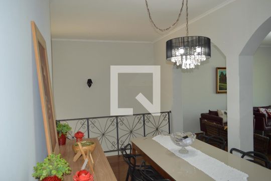 Casa para alugar com 4 quartos, 329m² em Ribeirânia, Ribeirão Preto
