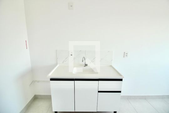 Cozinha de apartamento para alugar com 2 quartos, 35m² em Engenheiro Goulart, São Paulo