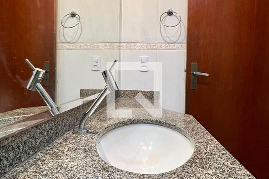 Banheiro de apartamento à venda com 3 quartos, 93m² em São Bernardo, Campinas