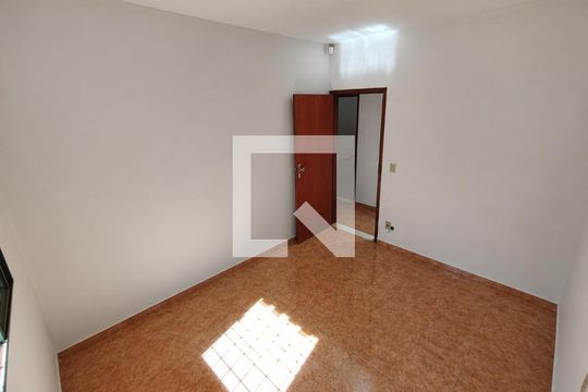 Quarto de casa para alugar com 3 quartos, 115m² em Jardim Karaíba, Uberlândia