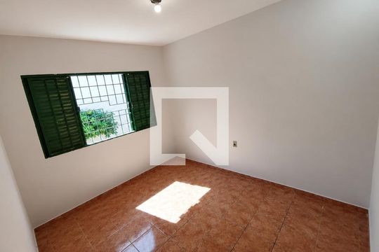 Quarto de casa para alugar com 3 quartos, 115m² em Jardim Karaíba, Uberlândia