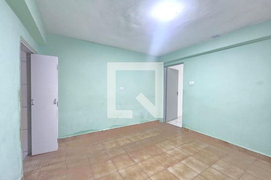 Sala de casa à venda com 5 quartos, 110m² em Conjunto Residencial Jardim Canaa, São Paulo