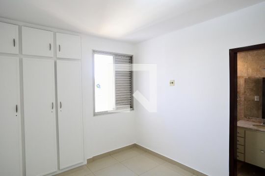 Suíte de apartamento à venda com 4 quartos, 230m² em Savassi, Belo Horizonte