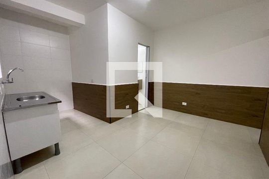 Casa para alugar com 1 quarto, 40m² em Jardim Guarau, São Paulo