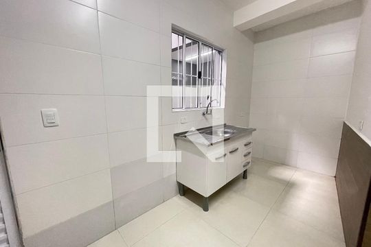 Sala/Cozinha de casa para alugar com 1 quarto, 40m² em Jardim Guarau, São Paulo