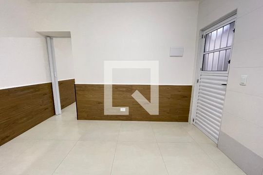 Sala/Cozinha de casa para alugar com 1 quarto, 40m² em Jardim Guarau, São Paulo