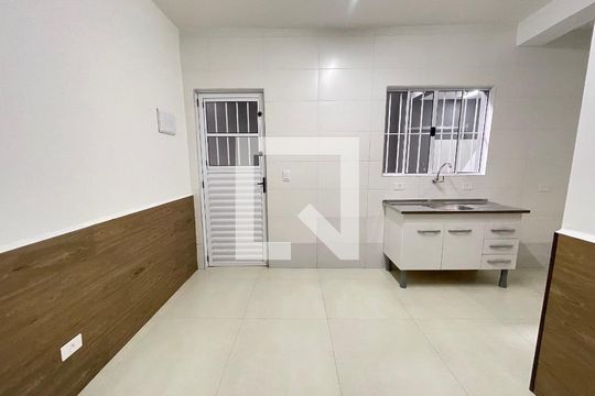 Sala/Cozinha de casa para alugar com 1 quarto, 40m² em Jardim Guarau, São Paulo