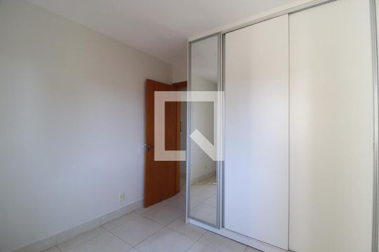 Quarto 1 de apartamento para alugar com 2 quartos, 74m² em Patrimônio, Uberlândia