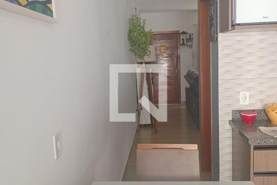Sala de casa de condomínio à venda com 2 quartos, 96m² em Vila Nova, Porto Alegre