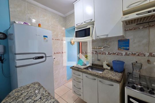 Cozinha de apartamento para alugar com 1 quarto, 40m² em Boqueirão, Praia Grande