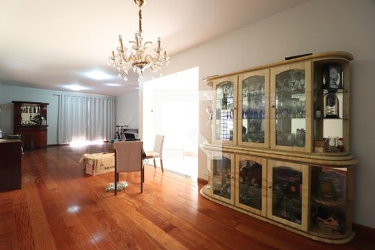 Sala de casa para alugar com 3 quartos, 269m² em Lídice, Uberlândia