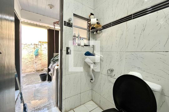 Banheiro de casa à venda com 2 quartos, 150m² em Parque Jabaquara, São Paulo