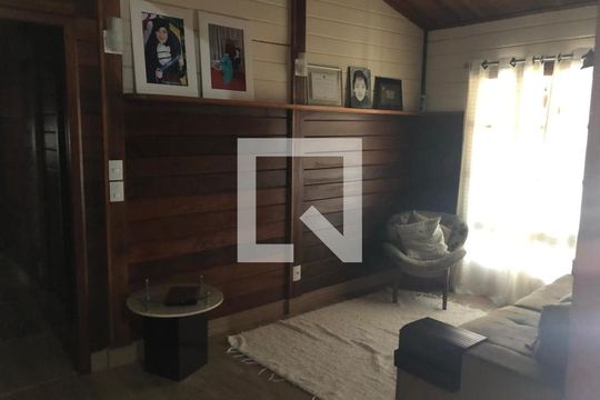 Sala de apartamento para alugar com 2 quartos, 256m² em Terras do Madeira, Carapicuíba