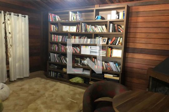 Sala de apartamento para alugar com 2 quartos, 256m² em Terras do Madeira, Carapicuíba