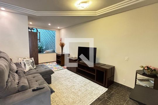Sala de Tv de casa para alugar com 3 quartos, 356m² em Vila Eldizia, Santo André