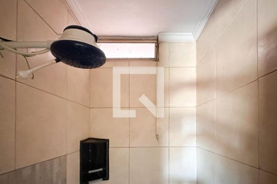 Banheiro Social de casa para alugar com 1 quarto, 52m² em Vila Marlene, São Bernardo do Campo