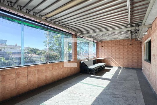 Sacada de casa para alugar com 1 quarto, 52m² em Vila Marlene, São Bernardo do Campo