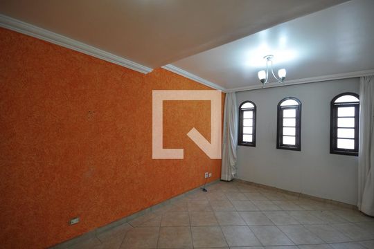 Casa para alugar com 2 quartos, 200m² em Vila Irmaos Arnoni, São Paulo