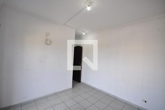 Quarto 1 de casa para alugar com 2 quartos, 200m² em Vila Irmaos Arnoni, São Paulo