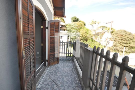 Varanda de casa para alugar com 2 quartos, 200m² em Vila Irmaos Arnoni, São Paulo