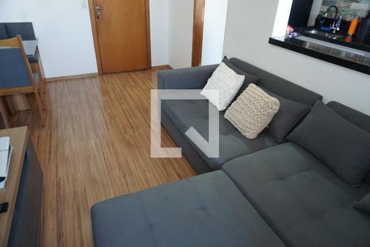 Sala de apartamento para alugar com 2 quartos, 67m² em Jardim Vista Alegre, Embu das Artes