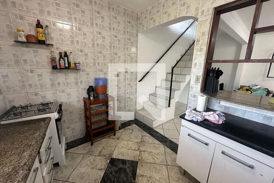 Cozinha de casa para alugar com 3 quartos, 160m² em Parque Prainha, São Vicente