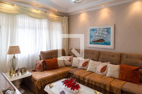 Sala de casa à venda com 4 quartos, 125m² em Vila Rosalia, Guarulhos