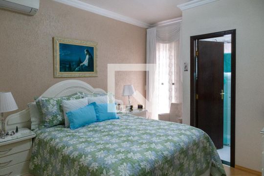 Quarto 1 suíte de casa à venda com 4 quartos, 125m² em Vila Rosalia, Guarulhos