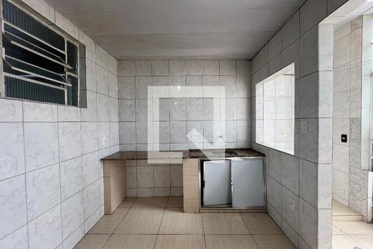 Cozinha de apartamento para alugar com 2 quartos, 70m² em Milanez, Contagem