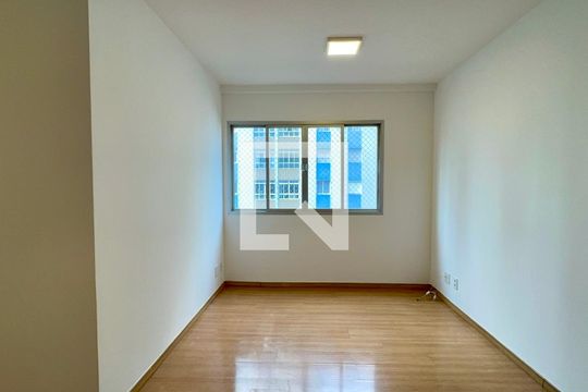 Sala de apartamento para alugar com 2 quartos, 60m² em Sumaré, São Paulo