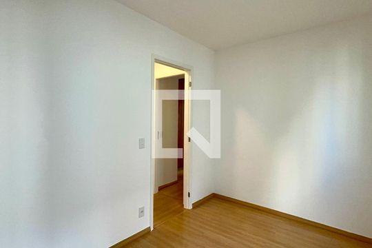 Quarto de apartamento para alugar com 2 quartos, 60m² em Sumaré, São Paulo