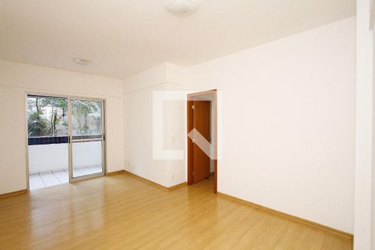 Sala de apartamento para alugar com 3 quartos, 86m² em Vila Paris, Belo Horizonte