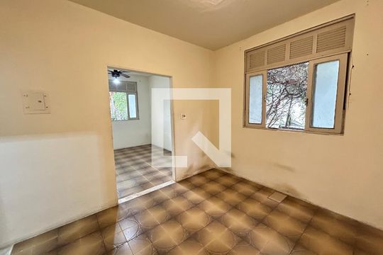 Sala 2 de casa para alugar com 2 quartos, 72m² em Praça Seca, Rio de Janeiro