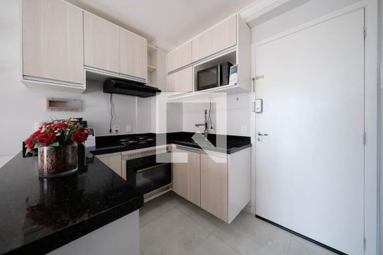 Sala/Cozinha de apartamento para alugar com 1 quarto, 36m² em Jardim Santa Teresinha, São Paulo