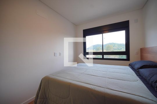 Suite de apartamento para alugar com 2 quartos, 70m² em Saco Grande, Florianópolis