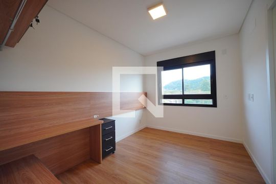 Suite 2 de apartamento para alugar com 2 quartos, 70m² em Saco Grande, Florianópolis