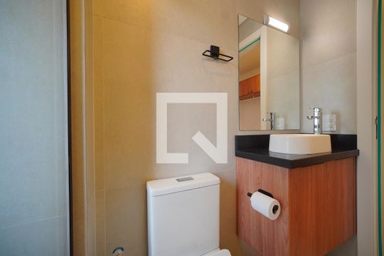 Banheiro da Suíte de apartamento para alugar com 2 quartos, 70m² em Saco Grande, Florianópolis